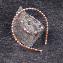 Last inn bildet i Galleri-visningsprogrammet, Hårbøyle i ekte ferskvannsperlrer