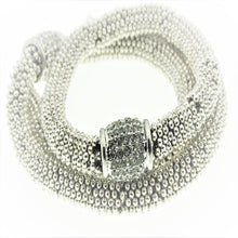 Last inn bildet i Galleri-visningsprogrammet, Nydelig sølvfarget kjede og øredobber i ekte ferskvannsperle