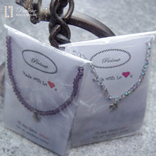 Last inn bildet i Galleri-visningsprogrammet, Made with love- kjede med glasskrystaller, mørk blå. Du kan velge et tekstalternativ!