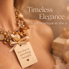 Last inn bildet i Galleri-visningsprogrammet, Kjede med fargede ferskvannsperler, skjell og prismer
